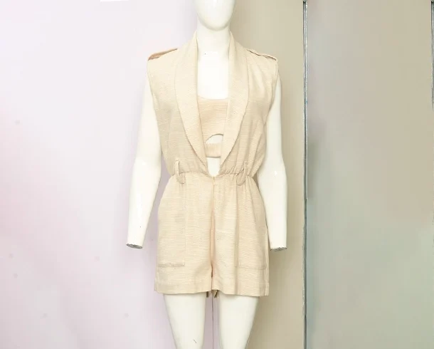 Compound_2D_Ghost_Mannequin